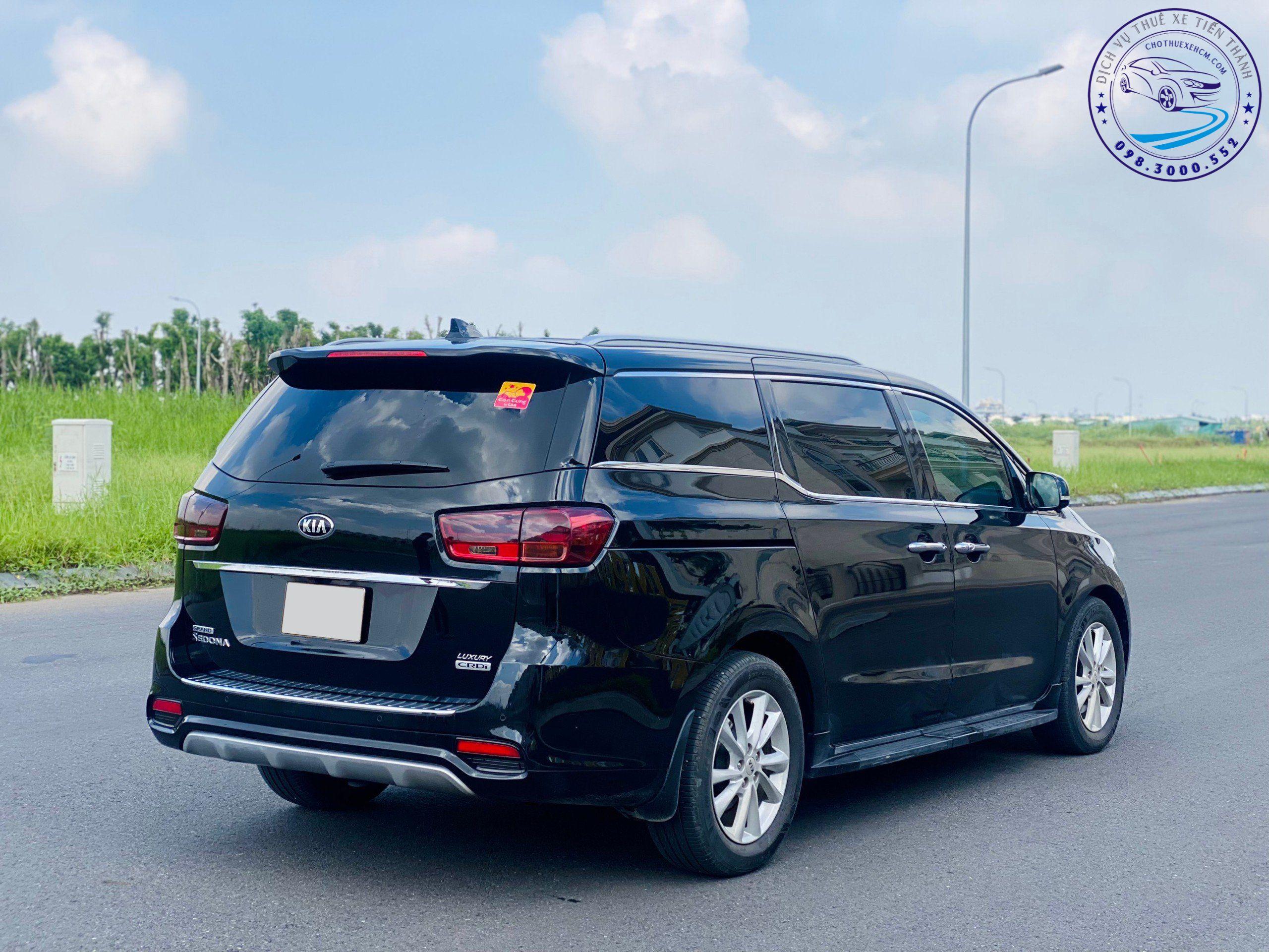 Cho thuê xe Kia Carnival giá rẻ đi Chợ Gạo Tiền Giang