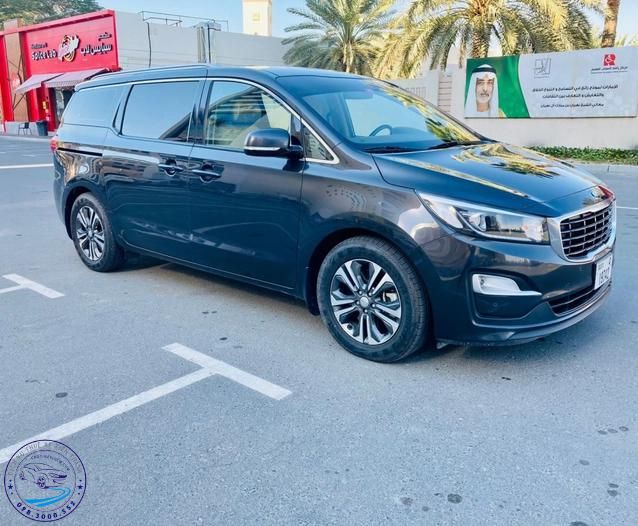 Cho thuê xe Kia Carnival giá rẻ đi Mộc Hóa Kiến Tường Long An