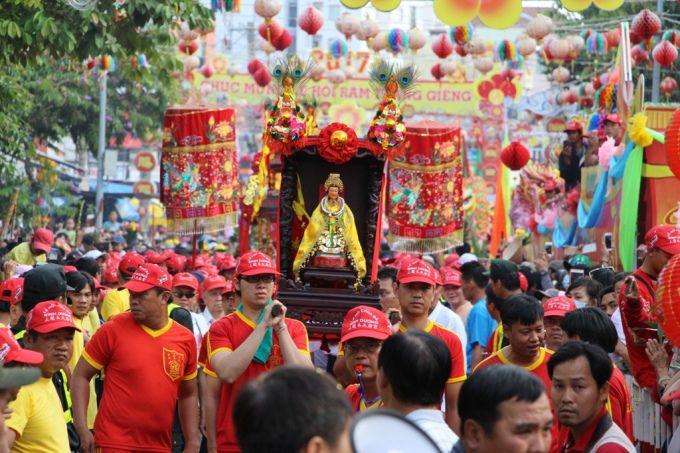 Lễ hội chùa bà Thiên Hậu