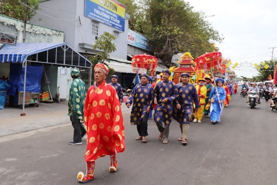 Tính lịch sử và tôn giáo