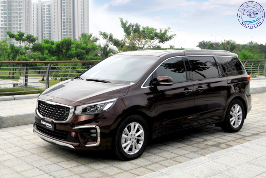 Thuê ô tô 7 chỗ Kia Sedona giá rẻ tại Tiến Thành đảm bảo an toàn