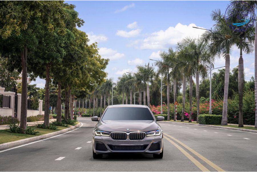 thuê xe tự lái BMW Series 5