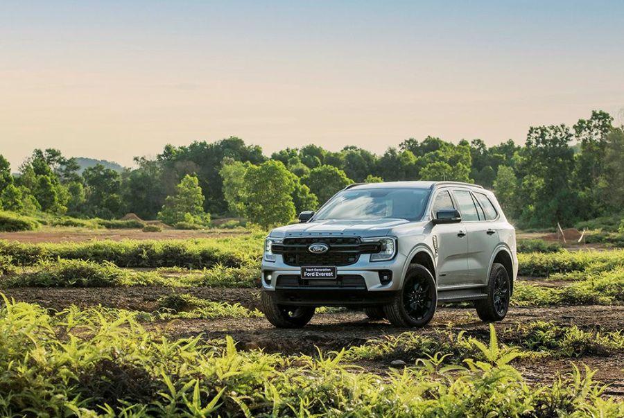 thuê xe 7 chỗ tự lái ford everest