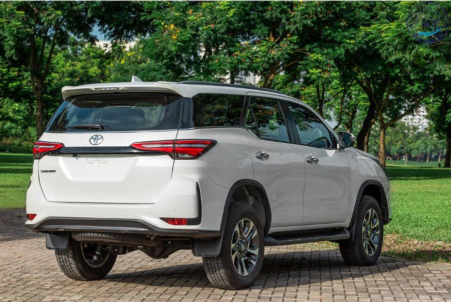 Thuê xe Toyota Fortuner